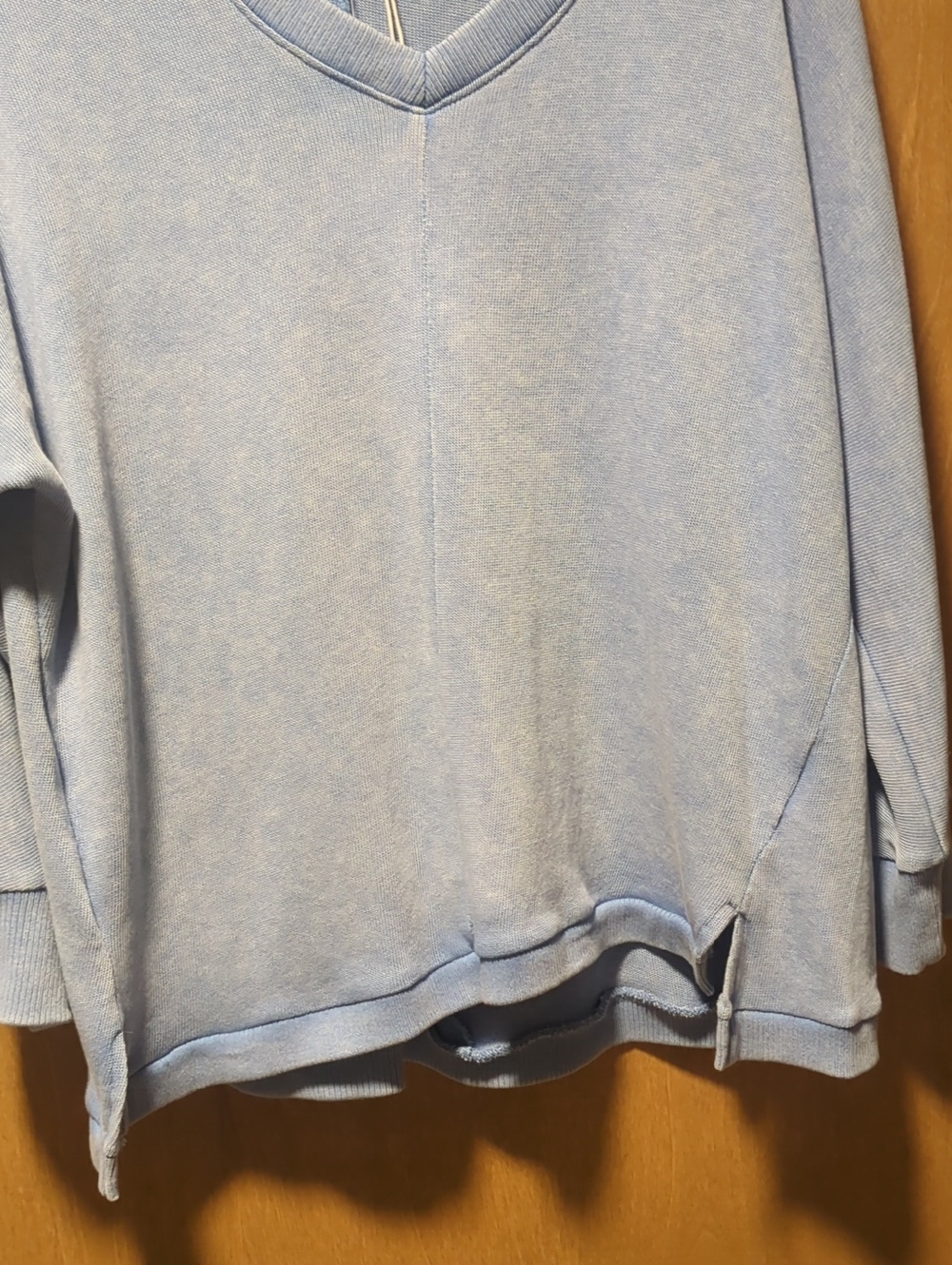 Intro Love the Fit Blue V-Neck Sweater Sweatshirt Women’s Medium NWT - Picture 3 of 12